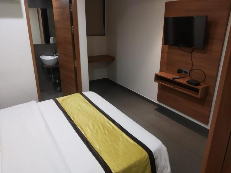 Hotel Avaante Ahmedabad Formerly Known As The Orchid Hotel Εξωτερικό φωτογραφία