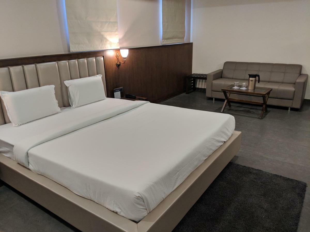 Hotel Avaante Ahmedabad Formerly Known As The Orchid Hotel Εξωτερικό φωτογραφία
